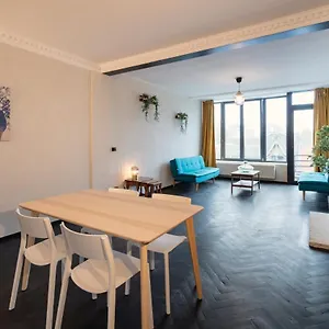 Appartement Charming And Spacious Center, Anvers