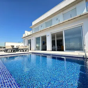 Agi Turo Hébergement de vacances Roses