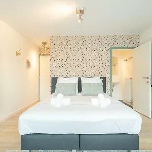 Shway - The Card Appartement Anvers